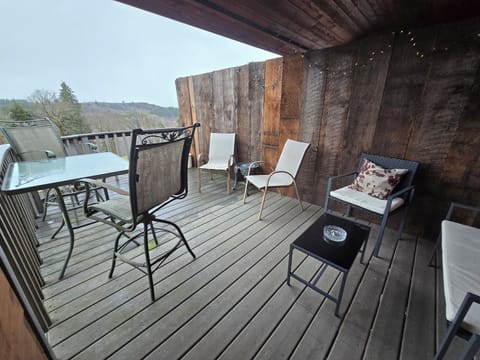 Private Deck 