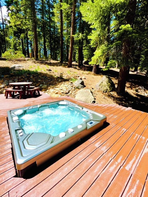 Come enjoy our brand new Platinum spa with Moto Massage and saltwater system