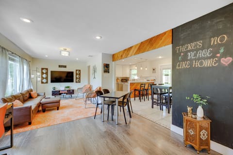 San Antonio Vacation Rental | 3BR | 2BA | 1,200 Sq Ft | 2 Steps Required