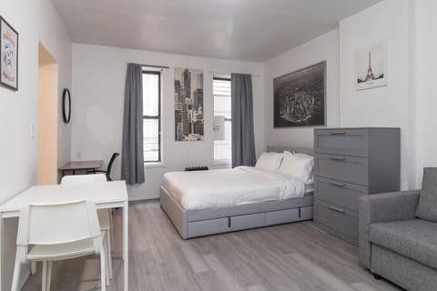 1-MainRoom(2)