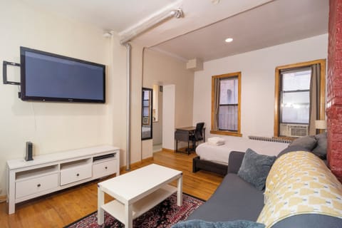 1-MainRoom(2)