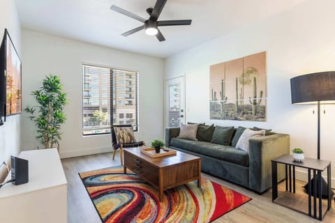 CozySuites at Kierland Commons with pool #16