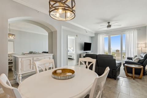 Sunny and Bright Second Floor Ocean Place Villa with Breathtaking Views