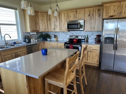 Full kitchen with cooking amenities