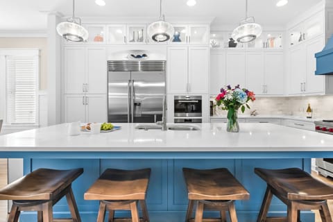 Gourmet full kitchen