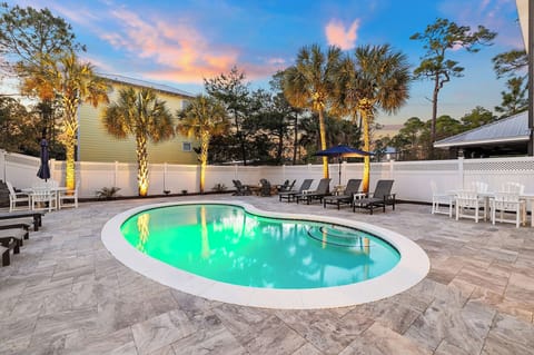 You can even enjoy the pool during twilight hours