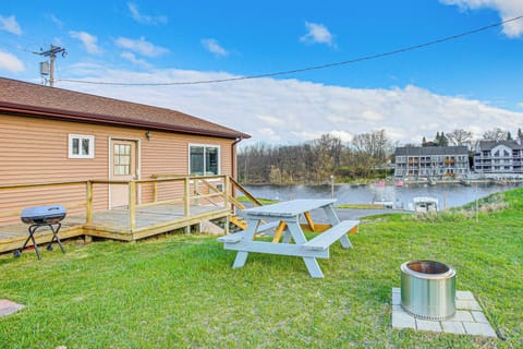 Manistee Vacation Rental | 3BR | 1.5BA | Step-Free Access | 1,100 Sq Ft