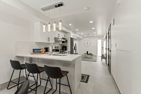  Kitchen/ Dining Room