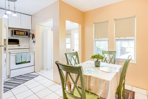 Dining Area | Dishware/Flatware