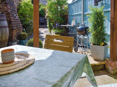 Outdoor area | Gold Cottage, Swaffham