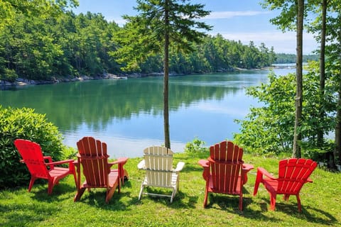 Welcome to Heron's Nest!
Come, sit and enjoy the views of Rich Cove.