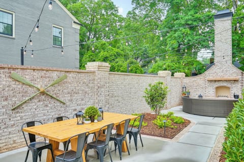 Belmont Vacation Rental | 5BR | 5.5BA | 4,000 Sq Ft | Steps Required