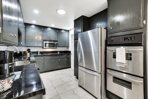 Kitchen | Dishwasher | Toaster