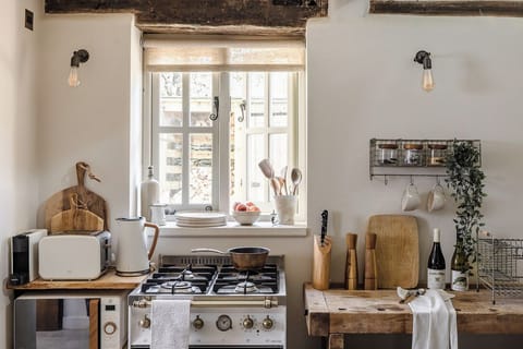 465eb1b0-f31e-4d6c-aaca-eae680394a7f