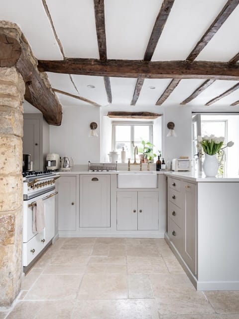 377e3503-6a1c-45bb-978b-ec1605c48f1c