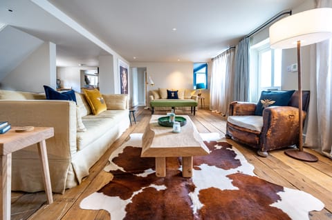 Open Plan Sitting / Dining Room