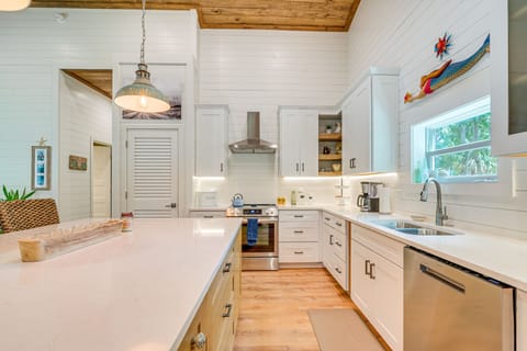 Kitchen | Dishware & Flatware | Complimentary Spices