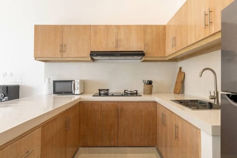 experience cozy kitchen room with all kitchen amenities