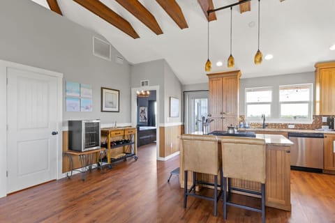 3rd Floor Kitchen/Dining Area