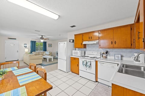 Well equipped kitchen- stay here for evening meals after a long day at the beach or visit nearby Inlet beach for several restaurant options! 