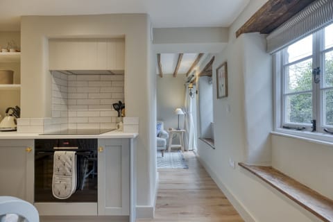 Old Post Office Cottage Kitchen - StayCotswold