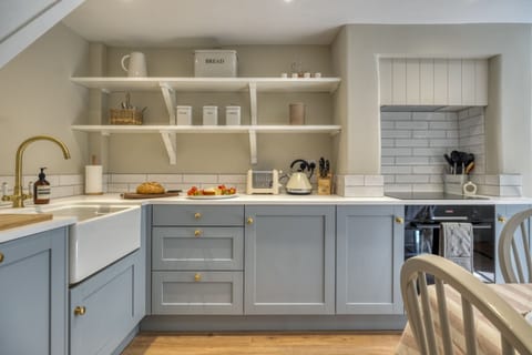 Old Post Office Cottage Kitchen - StayCotswold