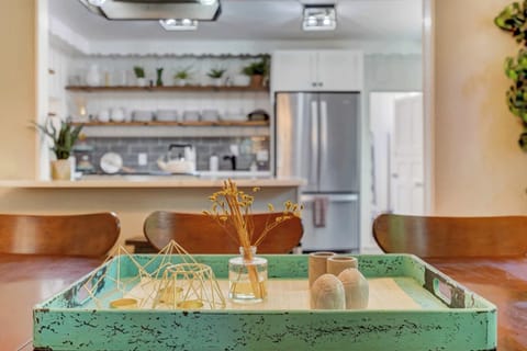 Delight in the refined details that add a touch of elegance to every meal.