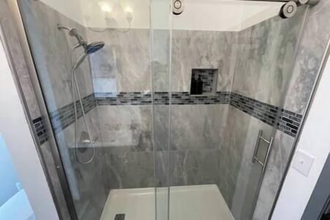 6f9d040d 7612 496d b1d8 bf48fbb4429e