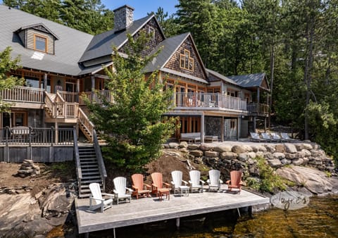 Lake Side Deck &amp; Seating
