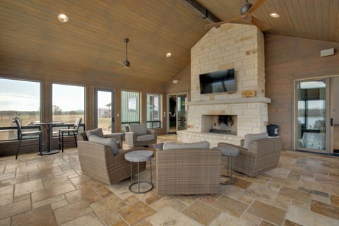 Kaufman Vacation Rental | 9BR | 7BA | Stairs Required | 7,200 Sq Ft