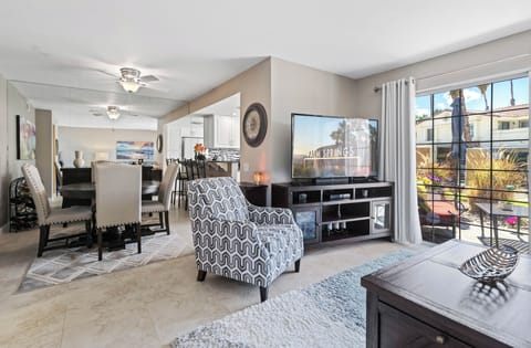 Spacious light and bright living room