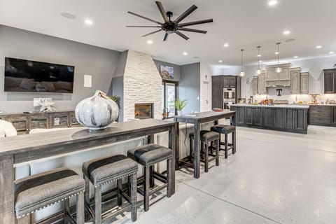 Dining Bars | Dishware/Flatware | 1st Floor