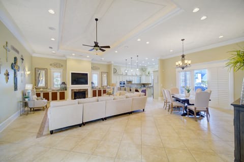 2nd Floor - Spacious Living Room