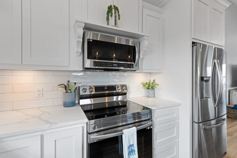 Stove, Oven & MIcrowave