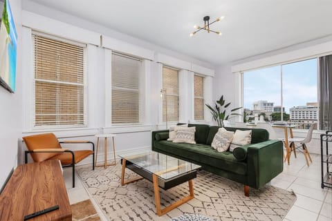 Your downtown vacation destination - superb views