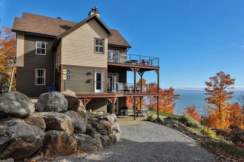 Your ski season home base near Le Massif.