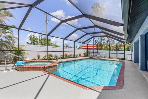 This heated pool and spa bring bliss