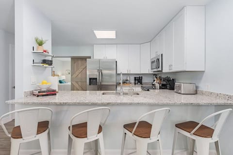 Left side: Pull up a chair and chat with the chef!