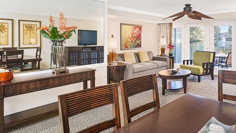 Dining / Living Room Area