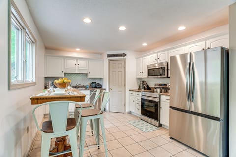 Kitchen | Dishwasher | Keurig K-Duo Coffee Maker | 2nd Floor