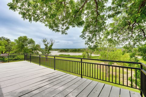 Granbury Vacation Rental | 4BR | 2BA | 1,824 Sq Ft | Step-Free Entry