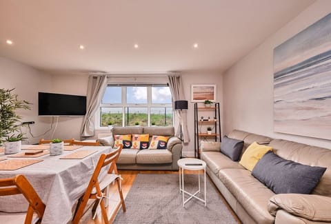 Welcome to the apartment of your dreams! Let our home be the base for a perfect Causeway Coast visit.