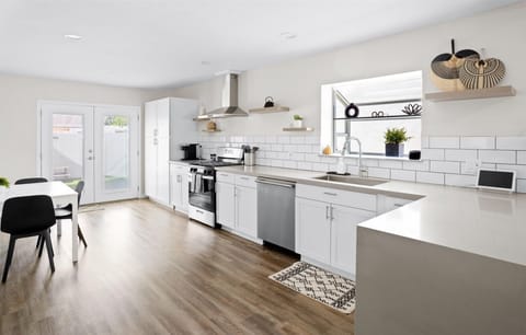 Simplified yet fully equipped Kitchen!