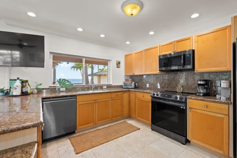 Fully equipped kitchen.