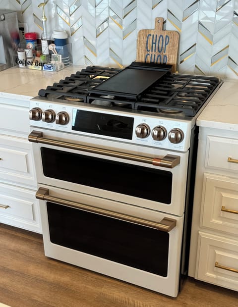 New: double oven which has an air fryer feature included.