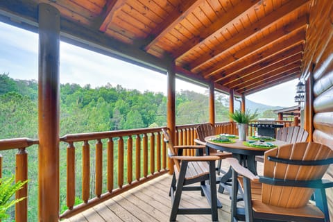 Sevierville Vacation Rental | 4BR | 5BA | Stairs Required | 1,638 Sq Ft