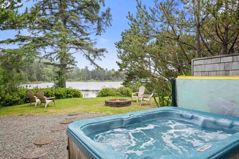 Welcome to Lakeshore Retreat! Please enjoy this one of a kind Rockaway Beach retreat on the shores of Spring Lake!
