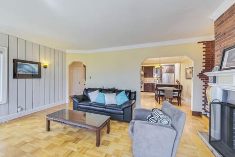 Spacious Living room