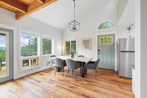 Dining Area (Main Level)