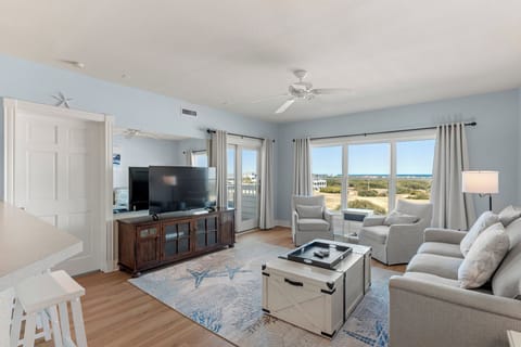 WR5H: Serenitee | Living Area